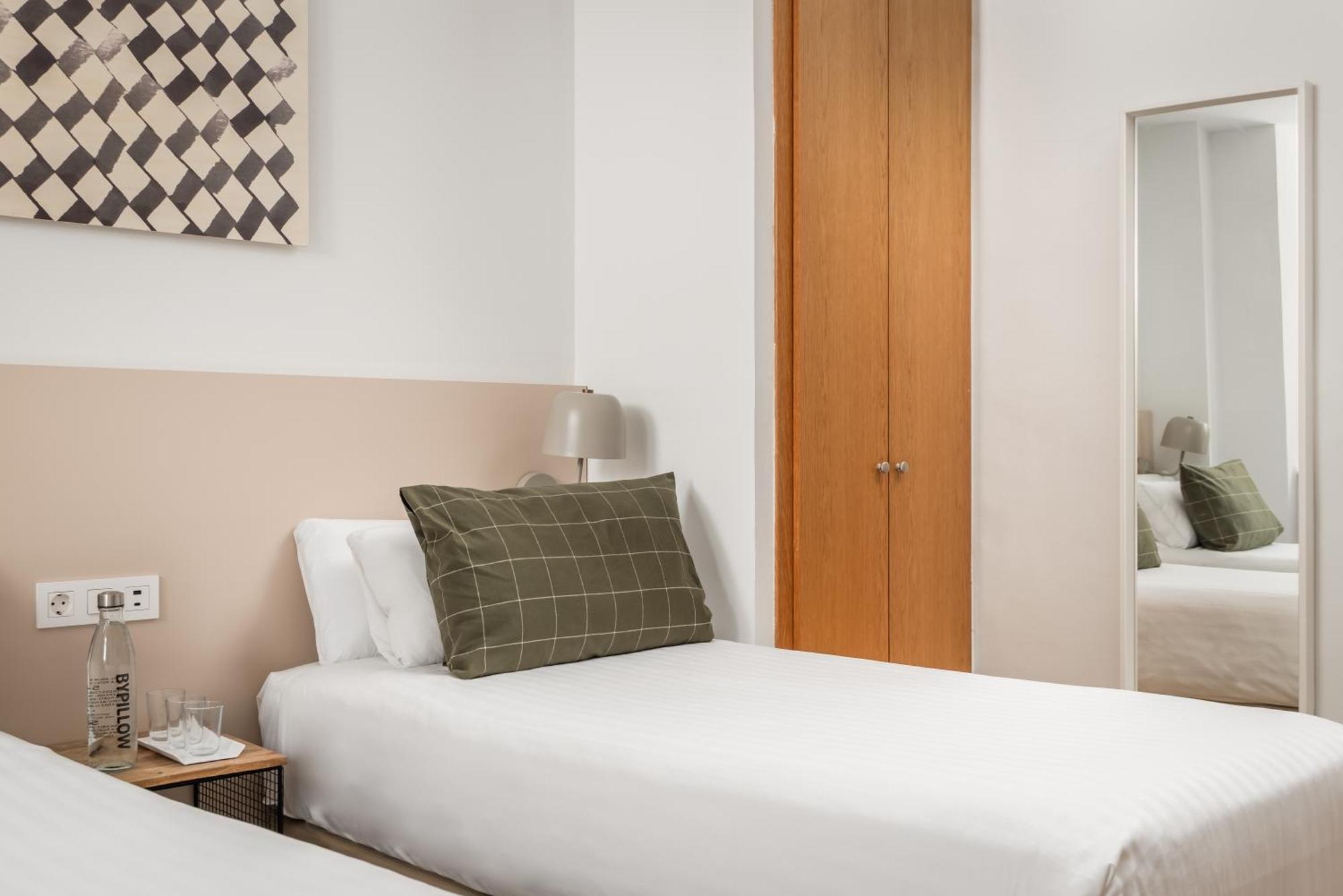 Bypillow Erba Girona Exterior foto